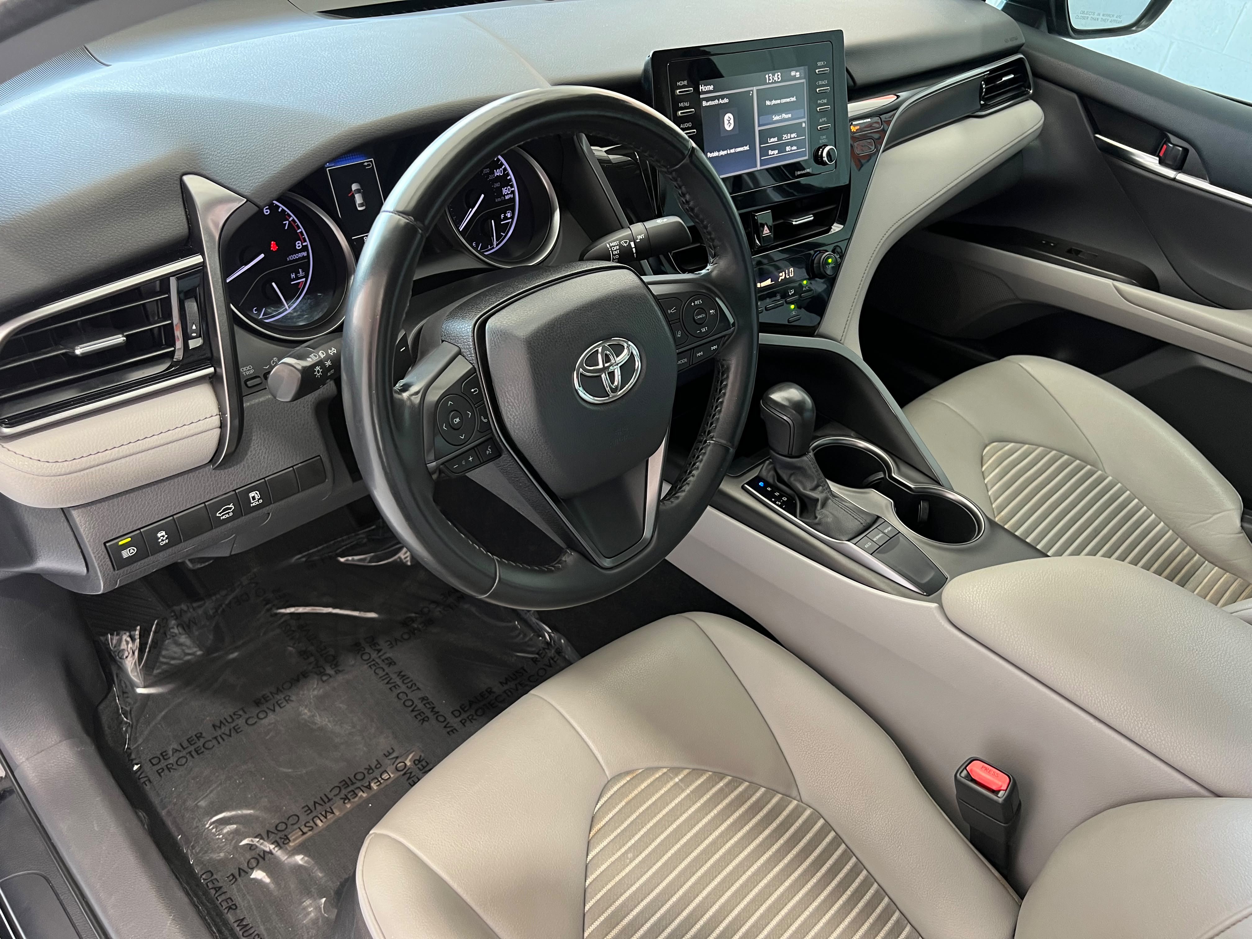 Used 2022 Toyota Camry SE w/ Carpet Mat Package (TMS) FWD image 16