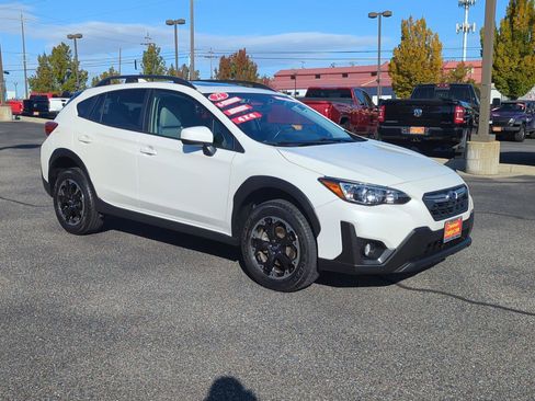 Used 2022 Subaru Crosstrek 2.0i Premium w/ Moonroof Package image 1
