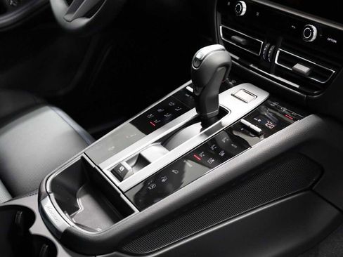 New 2026 Porsche Macan S image 21