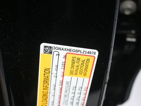 Used 2023 Chevrolet Equinox LS FWD image 9