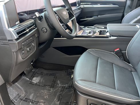 Used 2026 Cadillac Escalade Sport AWD/4WD image 15