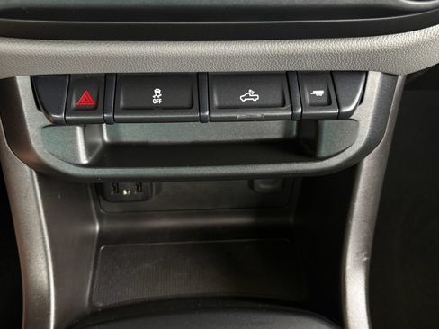 Used 2019 Chevrolet Colorado W/T w/ WT Convenience Package AWD/4WD image 32