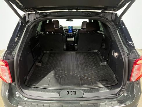 Used 2022 Ford Explorer Platinum w/ Equipment Group 601A image 13
