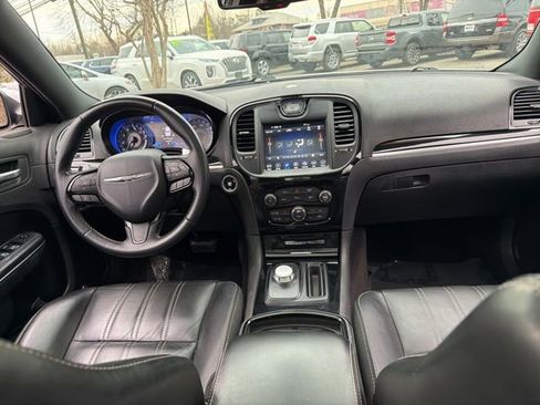 Used 2018 Chrysler 300 S w/ 300S Premium Group image 14