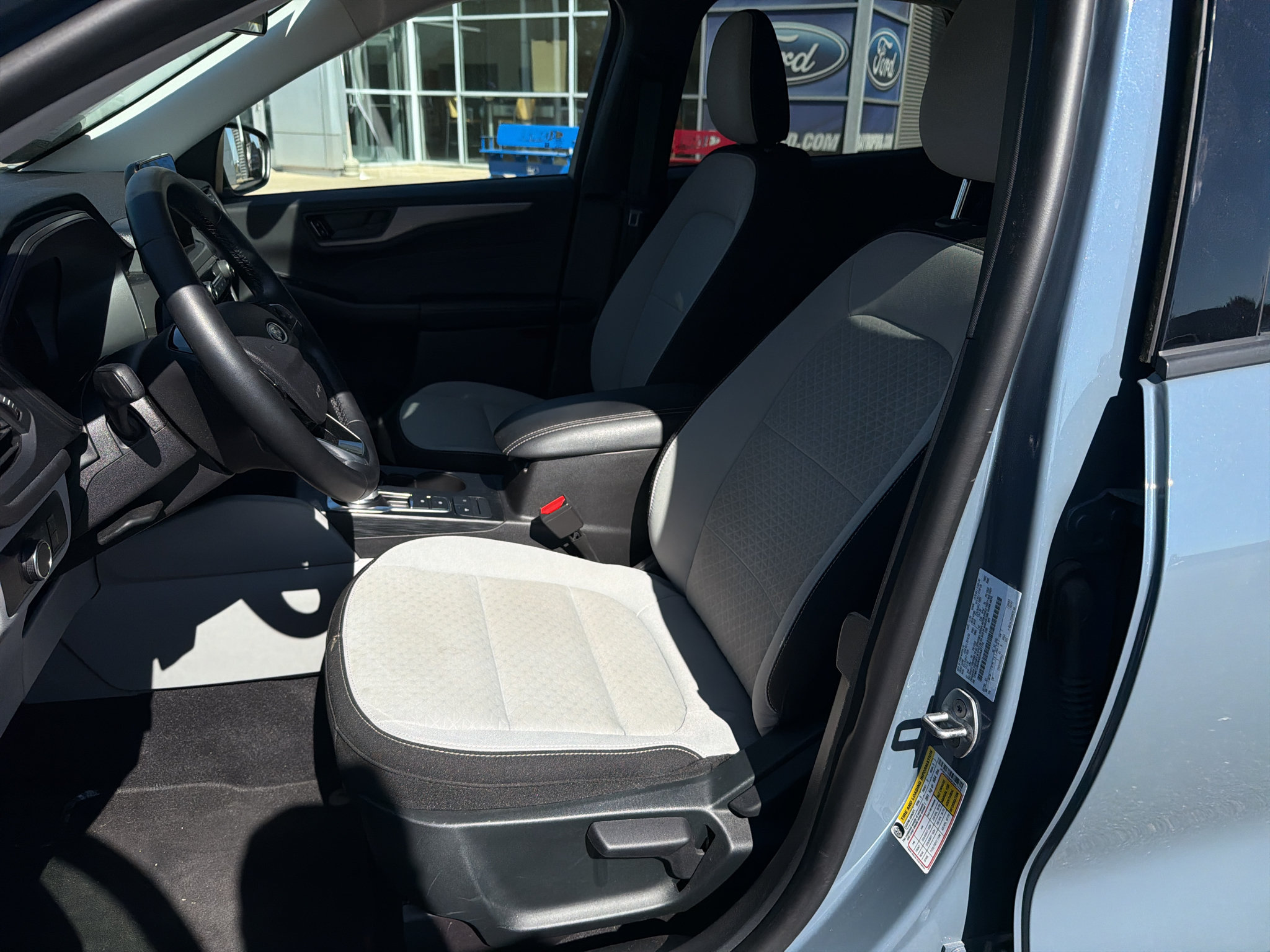 Used 2025 Ford Escape Active w/ Cold Weather Package FWD image 11