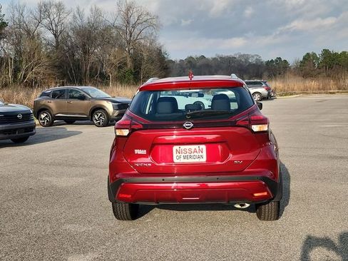 Used 2023 Nissan Kicks SV image 4