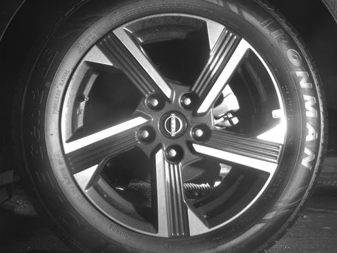 Used 2025 Nissan Sentra SV FWD image 14