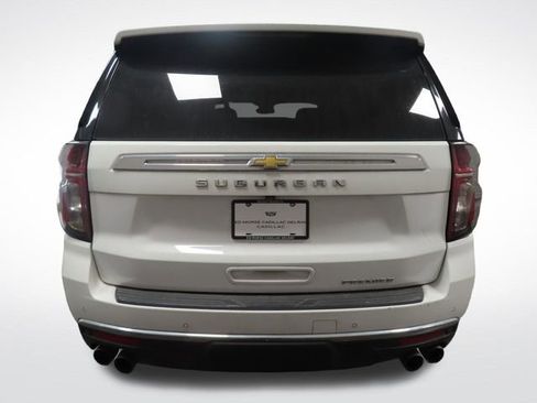 Used 2024 Chevrolet Suburban Premier image 4
