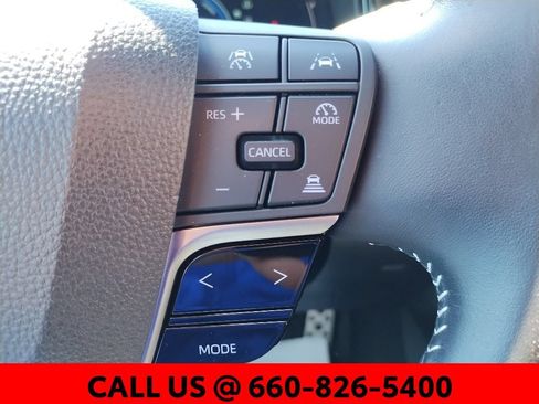 Used 2025 Toyota Camry SE FWD image 30
