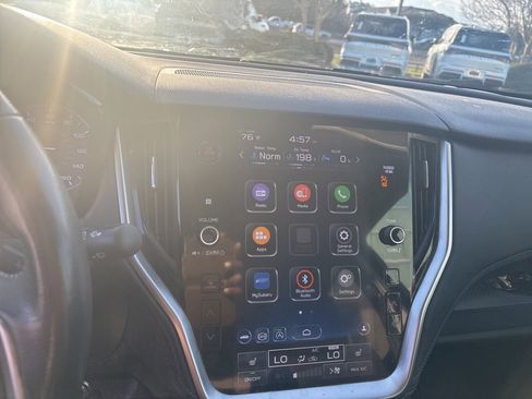 Used 2022 Subaru Outback Premium image 13