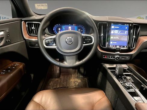 Used 2025 Volvo XC60 B5 Plus w/ Climate Package image 18