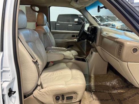 Used 2002 Chevrolet Suburban 2500 LT AWD/4WD image 15