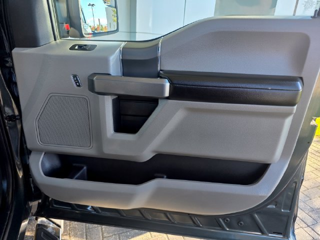 Used 2018 Ford F150 XLT w/ Equipment Group 302A Luxury AWD/4WD image 9