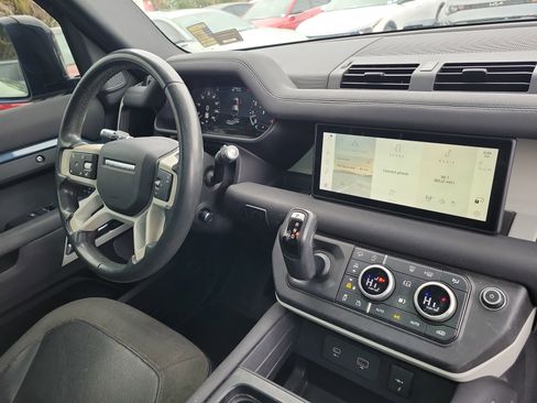 Used 2020 Land Rover Defender 110 SE image 8