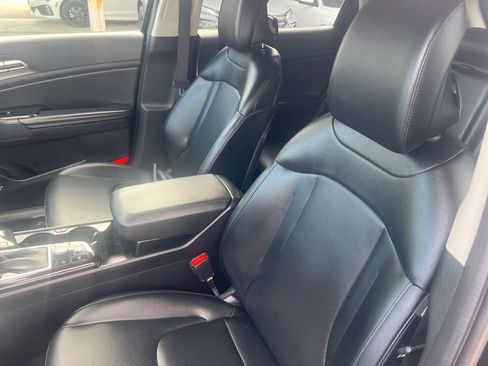 Certified 2023 Kia Sportage EX FWD image 5