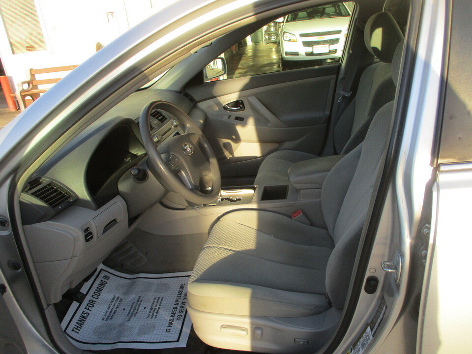 Used 2007 Toyota Camry LE FWD image 25