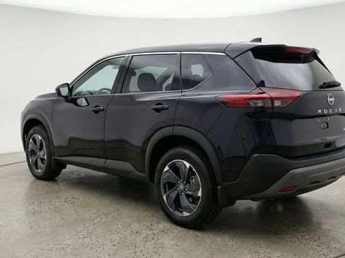 Used 2025 Nissan Rogue SV image 6