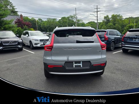 Used 2025 Volvo XC40 B5 Plus w/ Protection Package Premier image 7