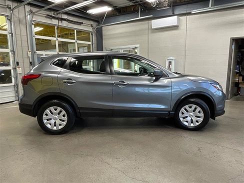 Used 2019 Nissan Rogue Sport S image 6