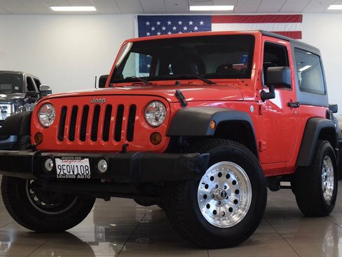 Used 2013 Jeep Wrangler Sport AWD/4WD image 3