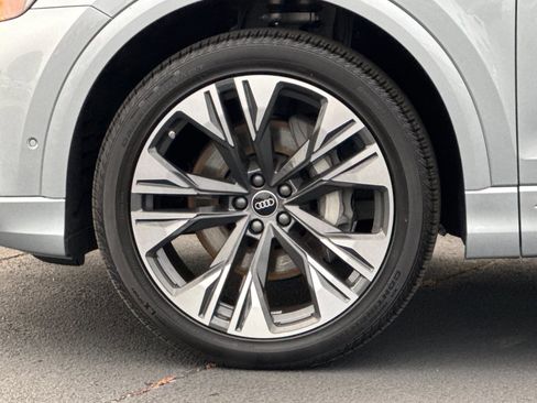 New 2025 Audi Q8 Premium Plus image 24