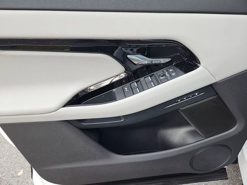 New 2025 Land Rover Range Rover Evoque Dynamic SE image 24