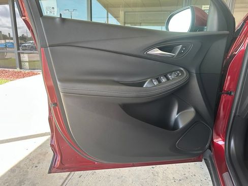 Used 2022 Buick Encore GX Preferred w/ Cold Weather Comfort Package FWD image 11