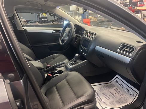 Used 2012 Volkswagen Jetta TDI FWD image 7