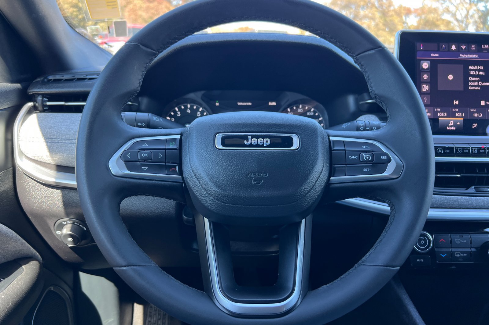 Used 2024 Jeep Compass Latitude AWD/4WD image 25