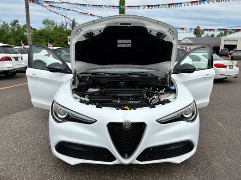 Used 2022 Alfa Romeo Stelvio Veloce AWD/4WD image 11