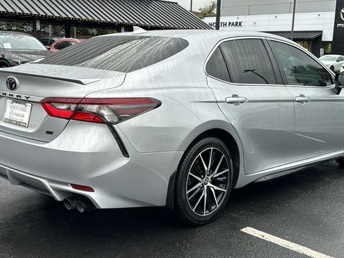 Used 2021 Toyota Camry SE w/ Carpet Mat Package (TMS) image 8