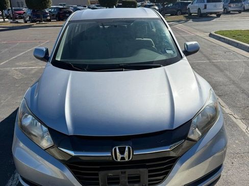Used 2018 Honda HR-V LX image 1