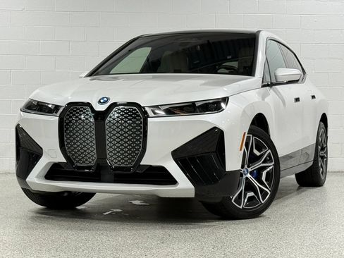 Used 2023 BMW iX xDrive50 w/ Premium Package AWD/4WD image 2