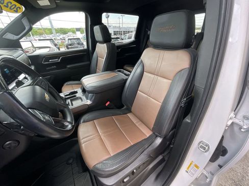 Used 2024 Chevrolet Silverado 1500 High Country w/ High Country Premium Package AWD/4WD image 19