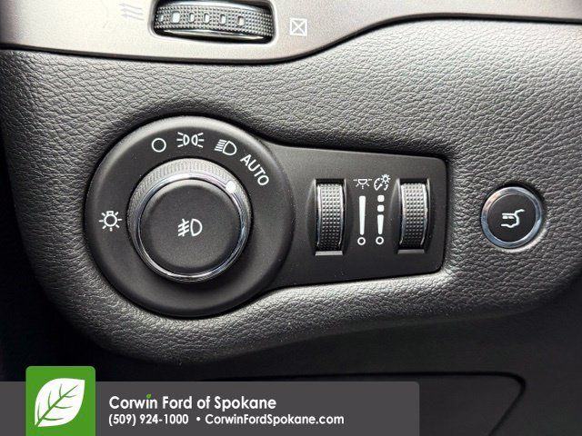 Used 2019 Jeep Cherokee Latitude Plus w/ Comfort/Convenience Group AWD/4WD image 26