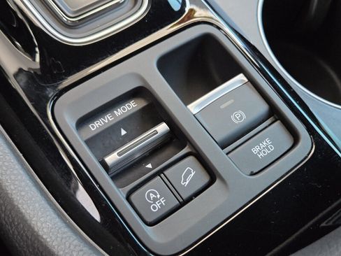 Used 2025 Honda Pilot Black Edition image 35