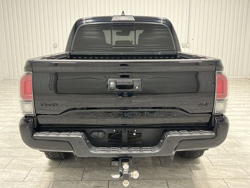 Used 2022 Toyota Tacoma Limited image 4