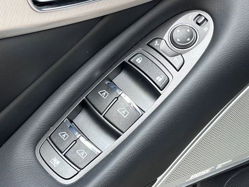 Used 2023 INFINITI Q50 Luxe AWD/4WD image 16