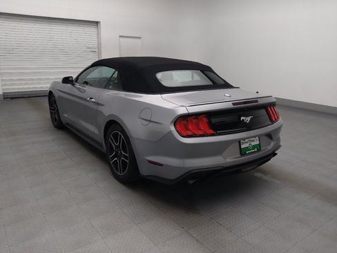 Used 2022 Ford Mustang Premium RWD image 5