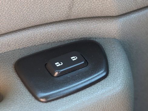 Used 2011 Chevrolet Silverado 2500 W/T w/ Snow Plow Prep Package AWD/4WD image 19