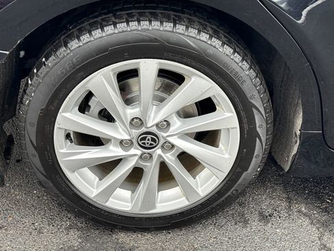 Used 2023 Toyota Camry SE image 9