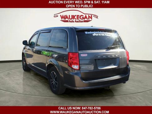 Used 2018 Dodge Grand Caravan SXT w/ Driver Convenience Group FWD image 4