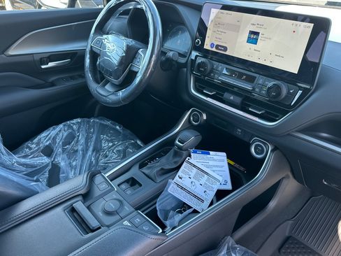 New 2026 Toyota Grand Highlander XLE image 15