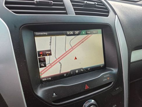 Used 2014 Ford Explorer XLT w/ Equipment Group 202A image 11