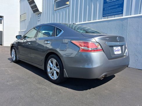 Used 2015 Nissan Altima 2.5 SL w/ Moonroof Package FWD image 3