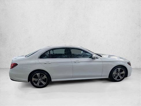 Used 2017 Mercedes-Benz E 300 image 4