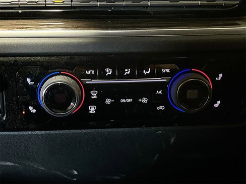 Used 2025 Chevrolet Silverado 1500 LT image 16