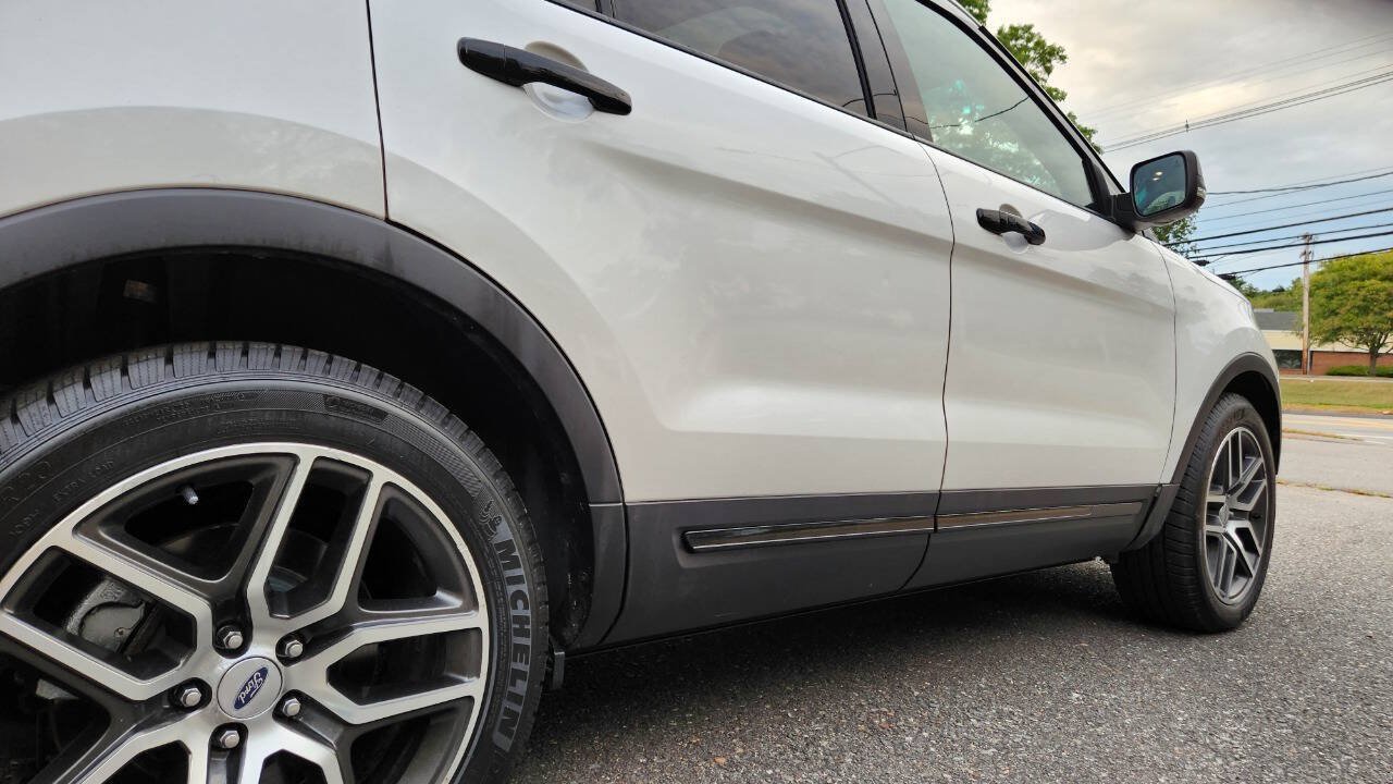Used 2018 Ford Explorer Sport w/ Equipment Group 401A AWD/4WD image 18