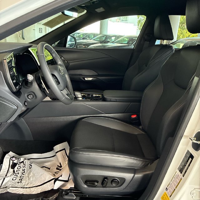 Used 2025 Lexus RX 350 FWD w/ Technology Package image 17