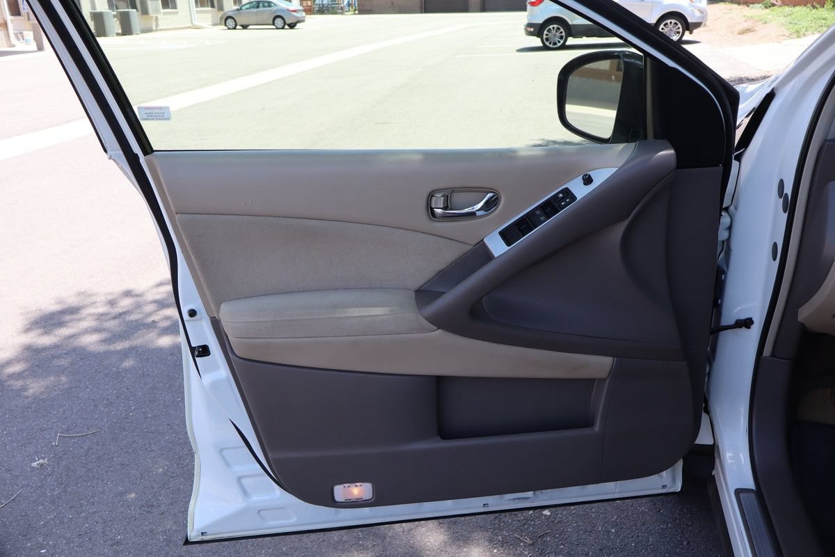 Used 2012 Nissan Murano SV AWD/4WD image 23